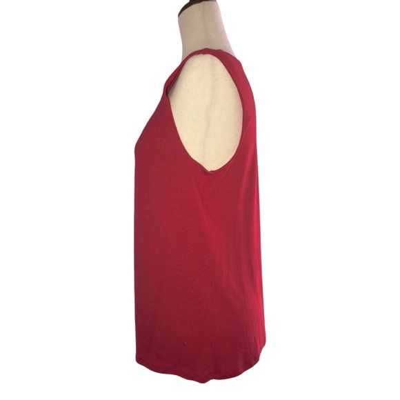 Roz & Ali Sleeveless Red Top Size Medium Pleated Front Round Neck - Picture 5 of 15